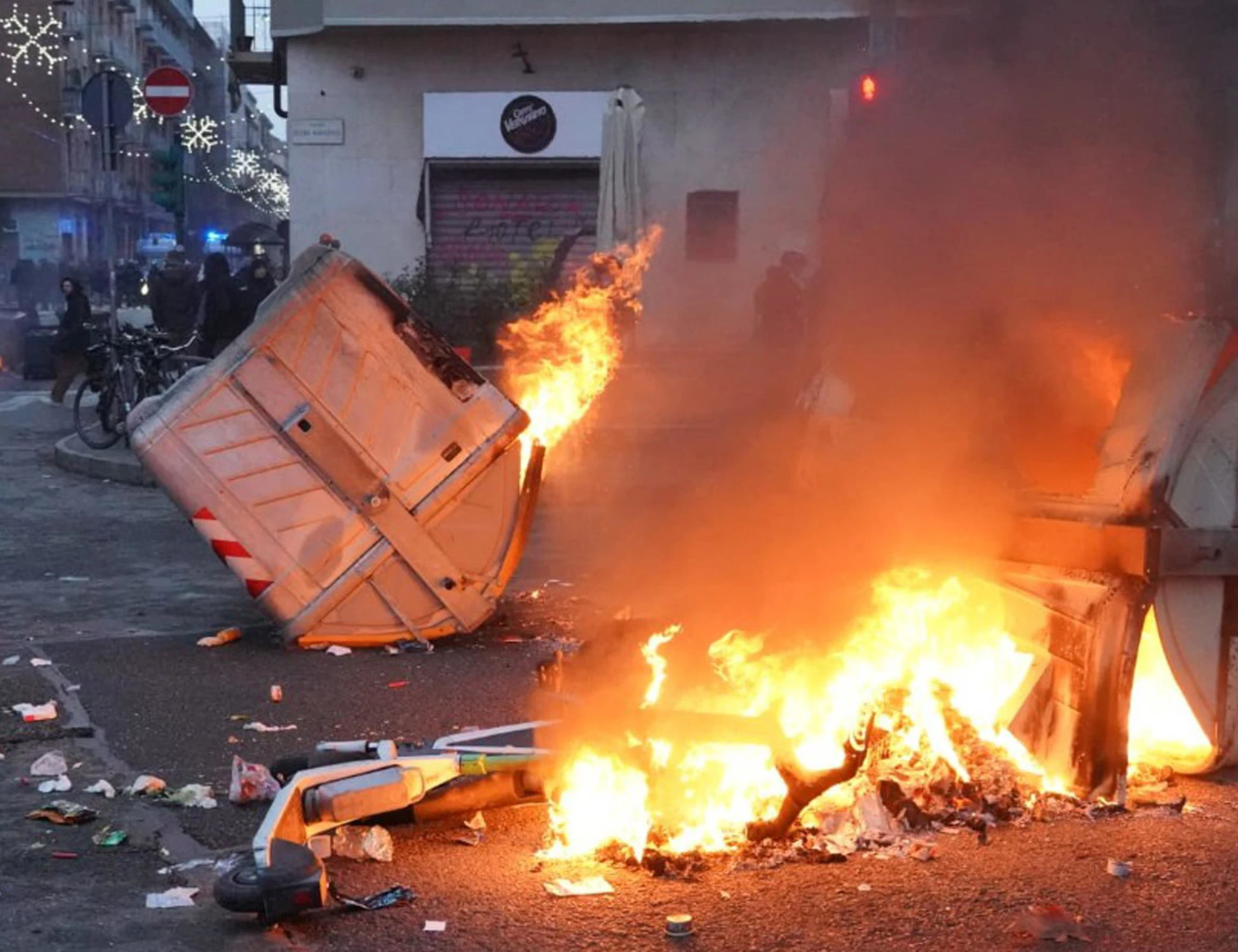 Centri sociali, nasce il partito dei violenti: ecco il loro manifesto