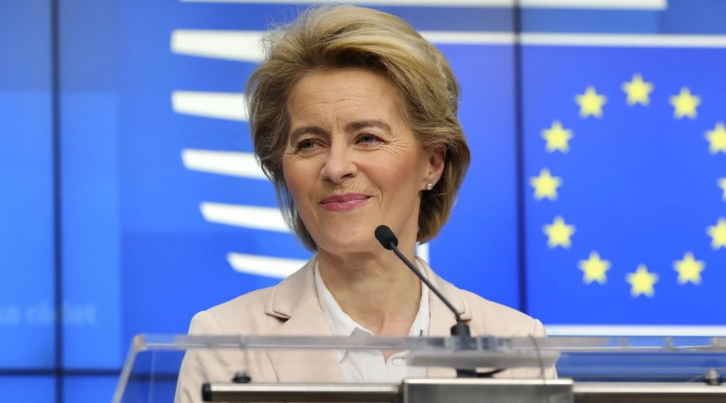 Coronavirus, Ursula von der Leyen: "Anziani in lockdown fino al 2021"