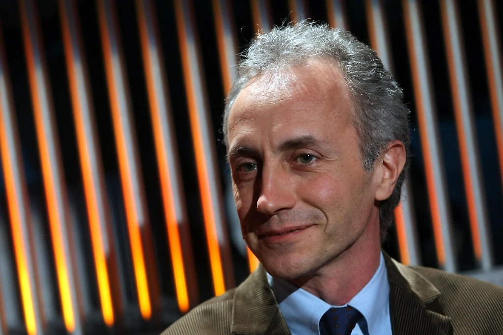 Travaglio: &quot;I giudici mandino Berlusconi in galera&quot;