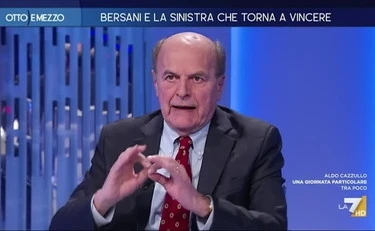 Otto e Mezzo, Pier Luigi Bersani infanga Meloni: "Vediamo che dignità ha"