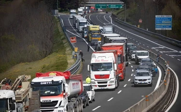 Superstrada Firenze-Pisa-Livorno, la telecamera che controlla cellulare, cinture, revisione: cosa cambia