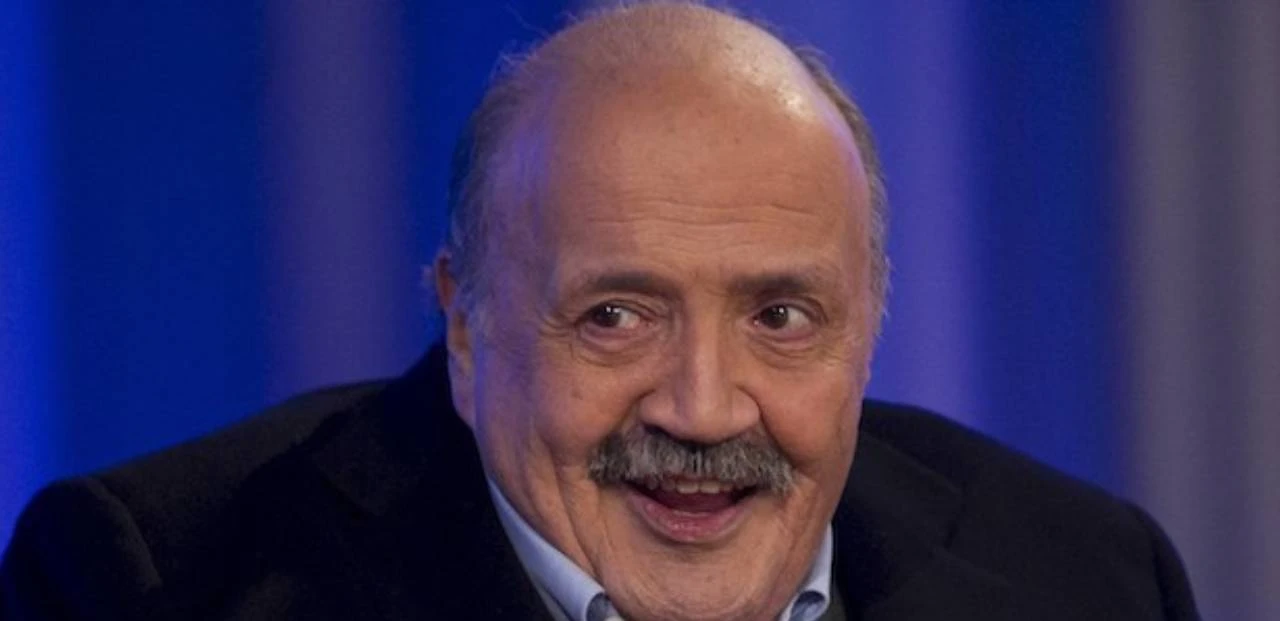 Maurizio Costanzo liquida l'ascoltatore che lo critica: "Se lo metta dove le aggrada"