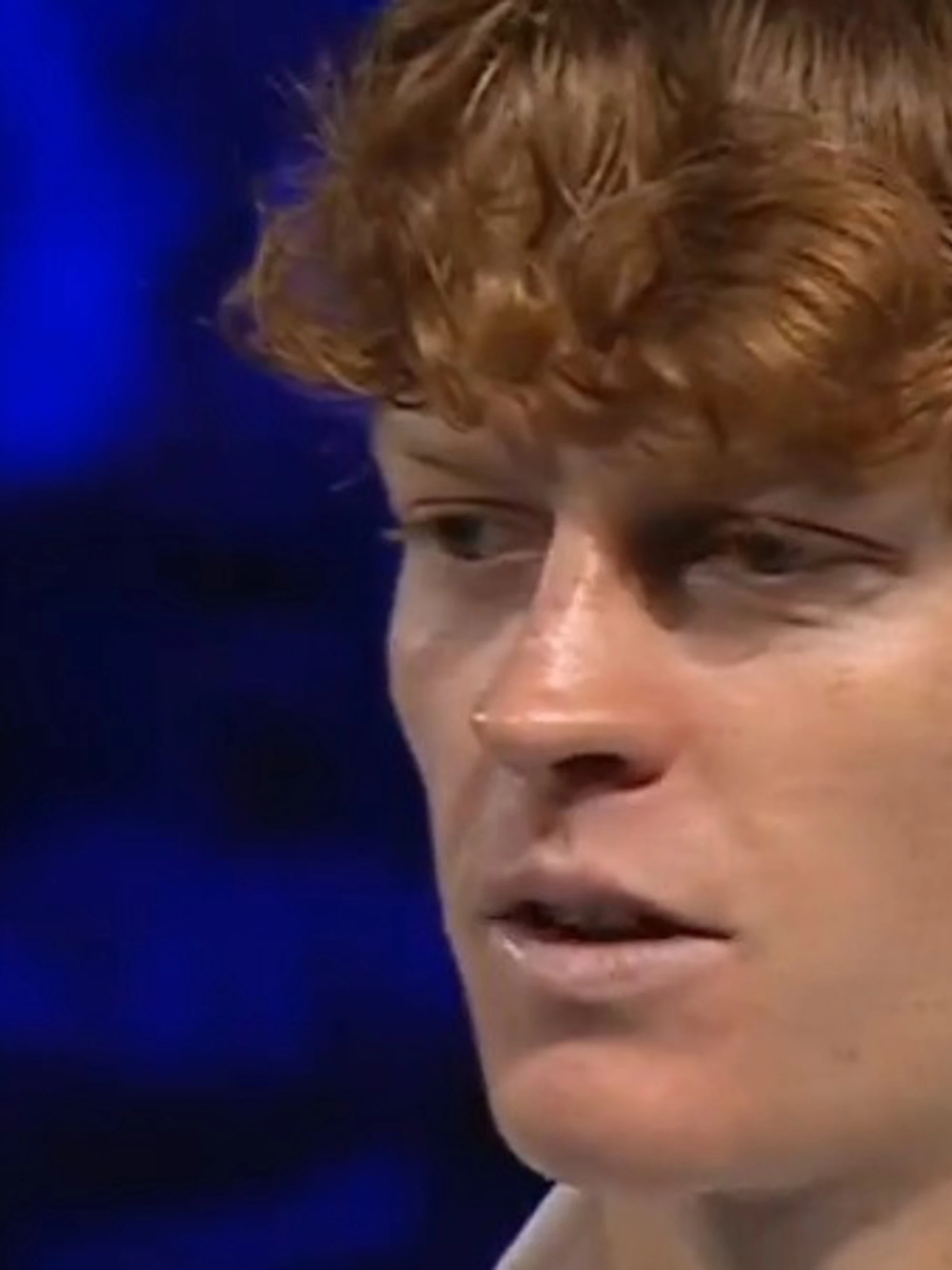 Jannik Sinner "archivia" il tennis, ecco come lo sorprendono a Cuneo