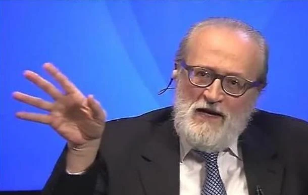 Paolo Becchi, bomba sul governo: "De Falco lavora col Pd per distruggere il M5s"