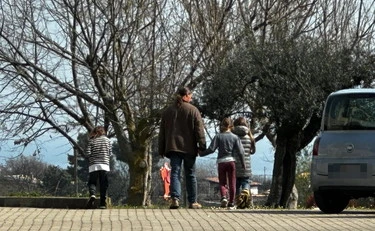 Famiglia nel bosco, Catherine e la suora: clamoroso nel casolare