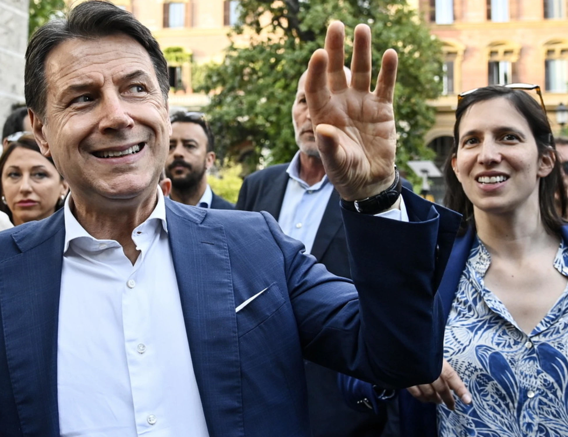 Hannoun, Schlein muta. Conte parla, ma...