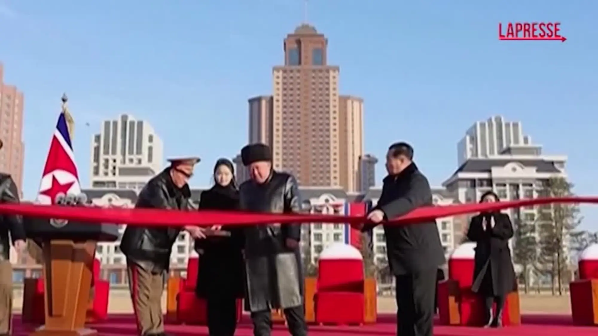 Kim Jong-un sconvolgente: come premia i familiari dei soldati coreani morti in Ucraina