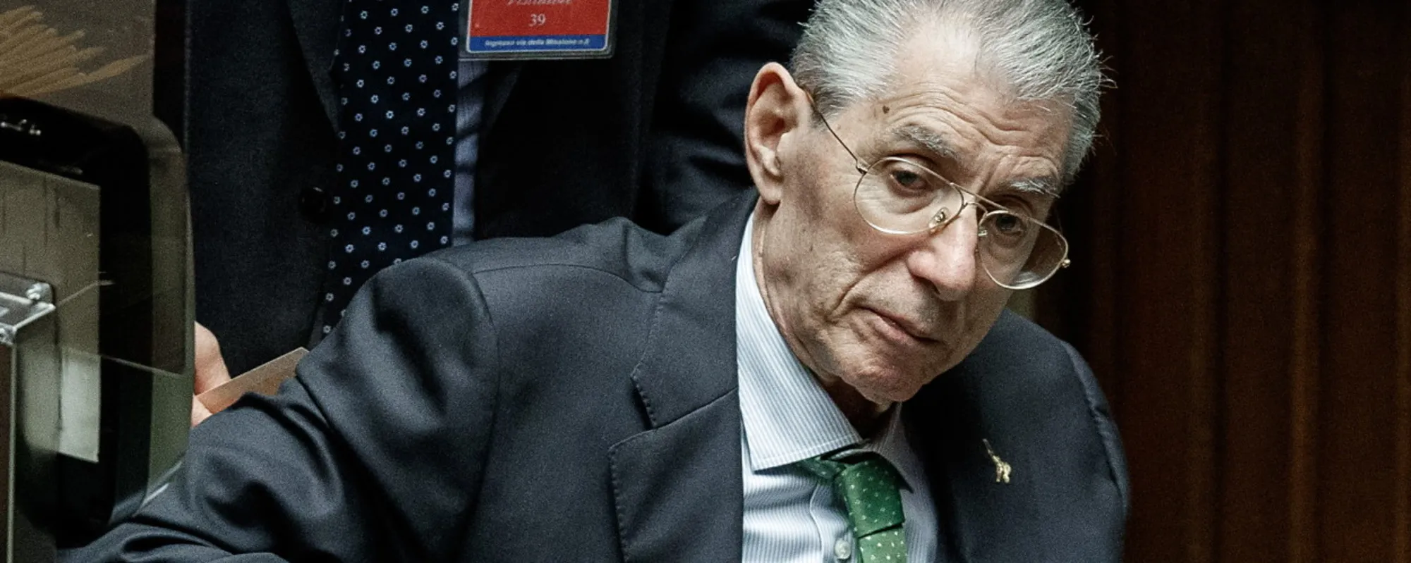 Bersani, ecco l'ultima vergogna rossa: come usano Bossi contro la Meloni