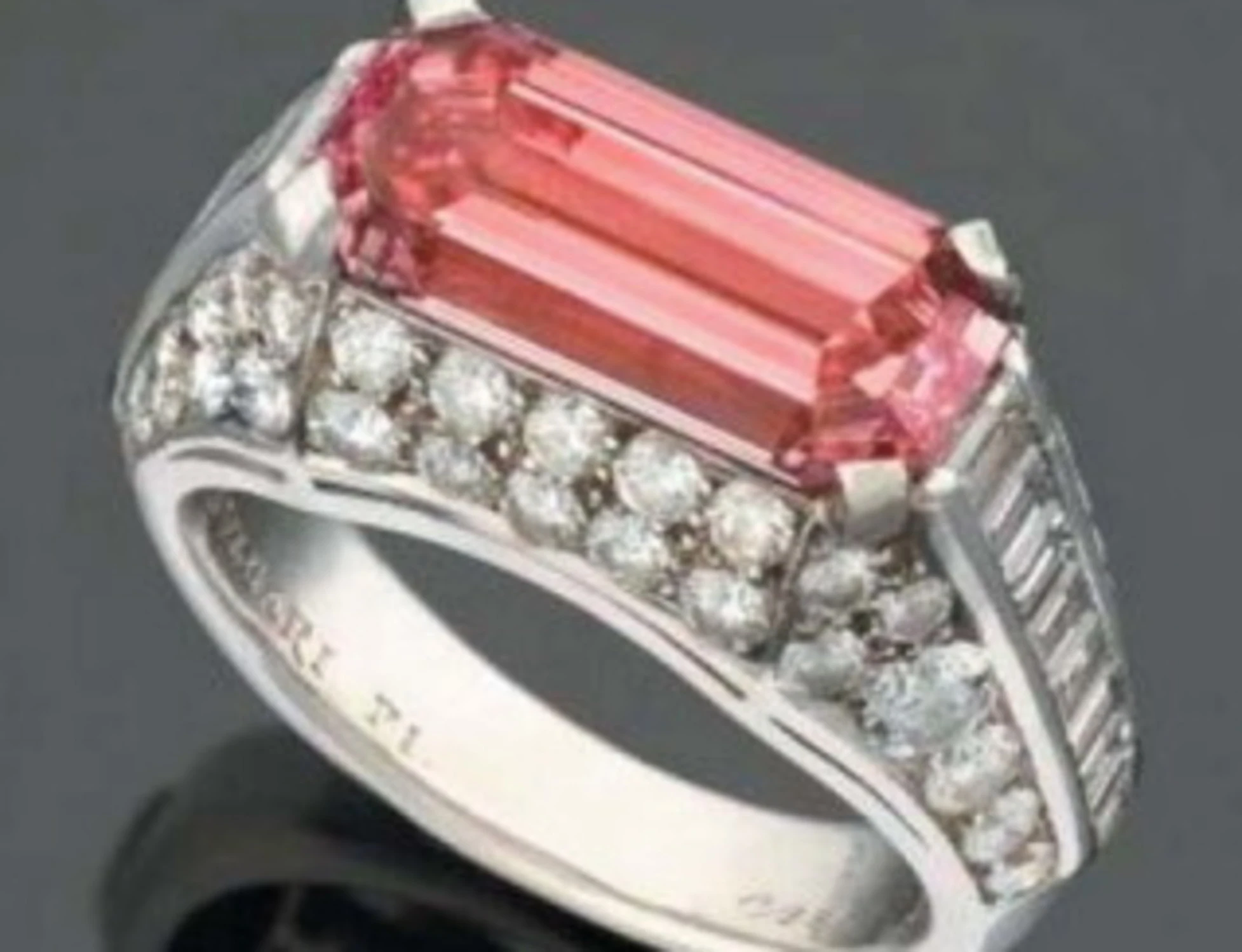 Torino, fa valutare il vecchio anello di nonna: vita stravolta