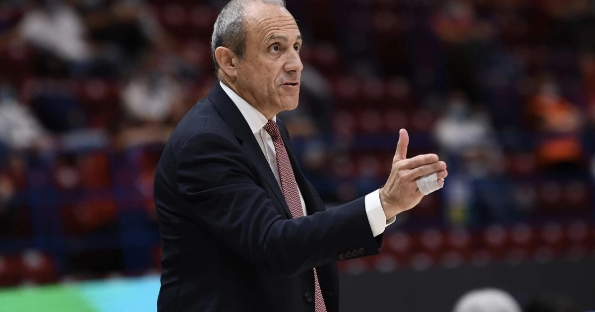Basket, Milano stecca in gara-1: Bologna vince 83-77. Coach Ettore Messina: “Noi mediocri”