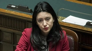 Lucia Azzolina scatena Matteo Salvini: "Un ministro che non dovrebbe neanche occuparsi della pulizia delle classi"