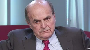 Tagadà, Bersani sbrocca contro Meloni: "Devi rispondermi!"
