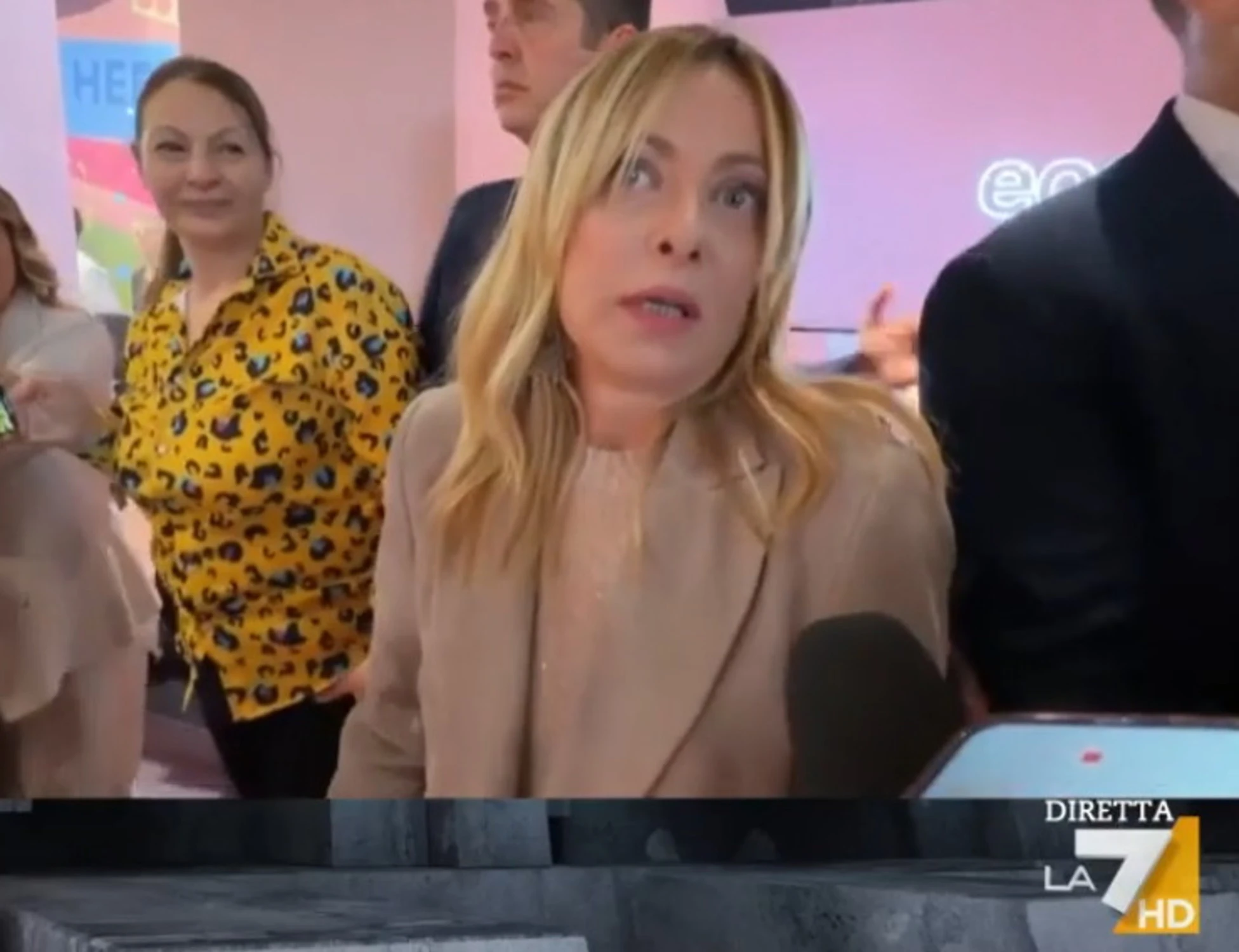 Piazzapulita, Meloni stronca l'inviata di Formigli: "Le spiego cos'è l'amicizia"