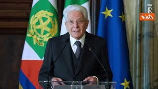 Mattarella: Va contrastato chi avvelena opinioni su vaccini. Posizioni distruttive e sconcertanti