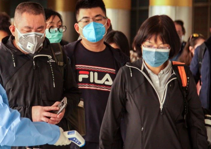 Coronavirus, due asiatici con sintomi sospetti: in 7mila bloccati su una nave al porto di Civitavecchia