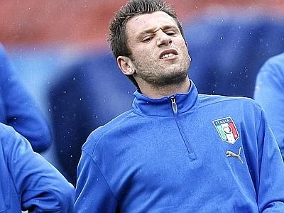 Scontro Cassano-Conte. "Quaquaraquà sarà lui". "Mai parlato di moralità"