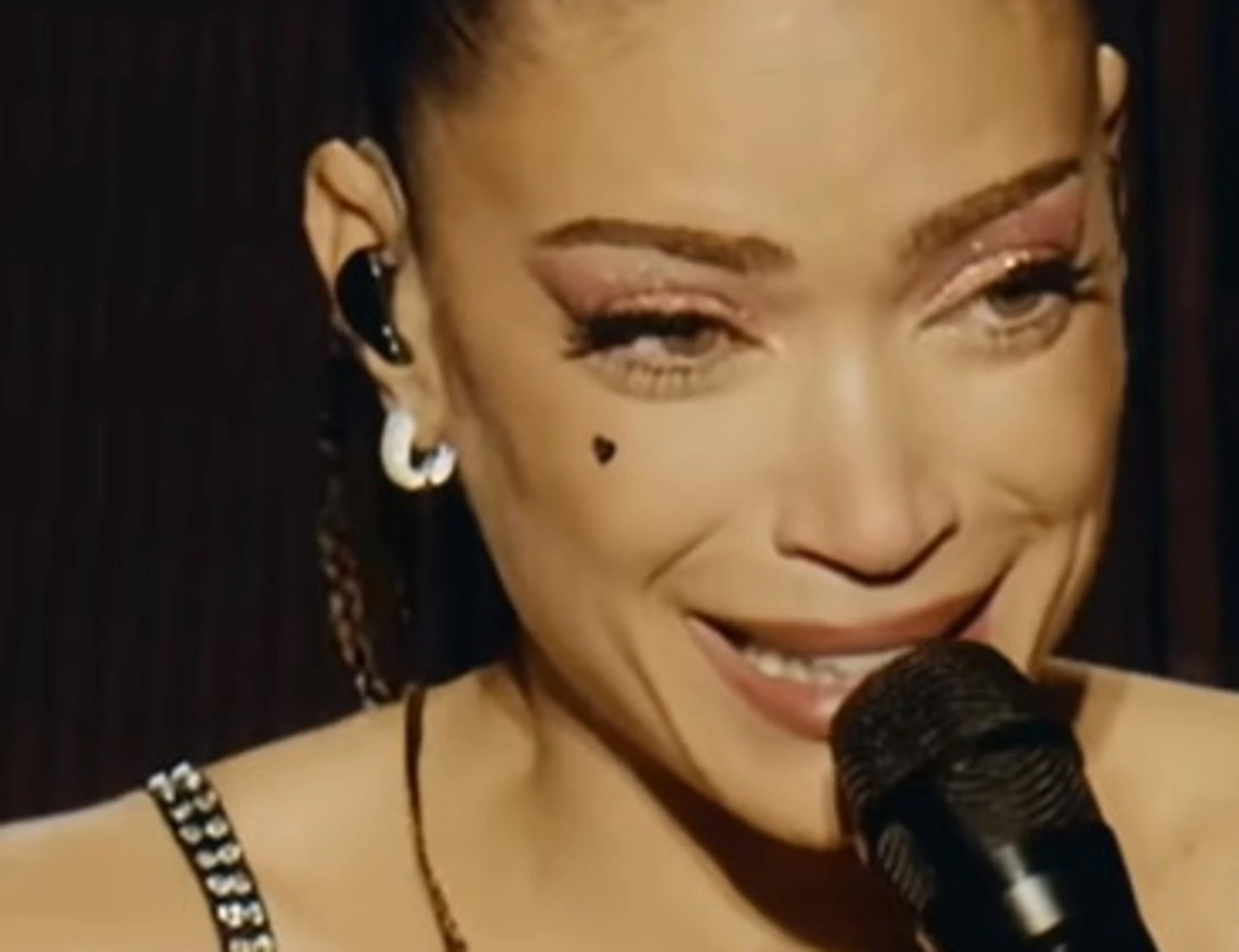 Elodie, "come faremo?": un anno di pausa, travolta dagli insulti