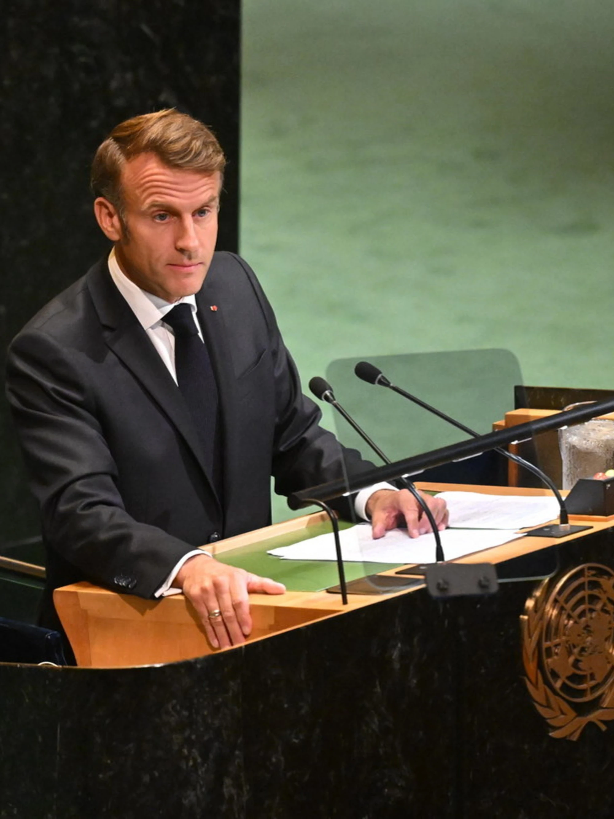 Macron disperato: la Francia riconosce la Palestina