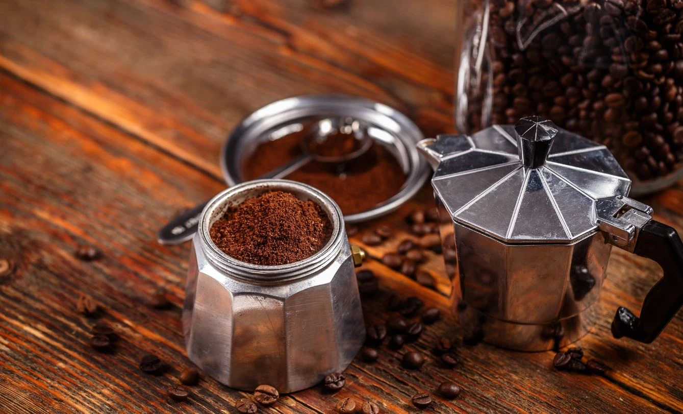 Caffè, il legame insospettabile con Parkinson e Alzheimer: studio sconvolgente, quante tazzine bisogna bere