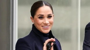 Meghan Markle, 20 milioni di euro per comprarsi una parola: l'ultimo capriccio e lo schiaffo alla miseria