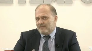 Franco Bechis aggredito da un "gabbiano gigante": piede fratturato. "Incidente possibile solo a Roma"