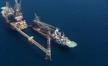 Iran, la guerra nel Golfo in diretta. La minaccia di Trump: "Fatelo e distruggiamo South Pars"