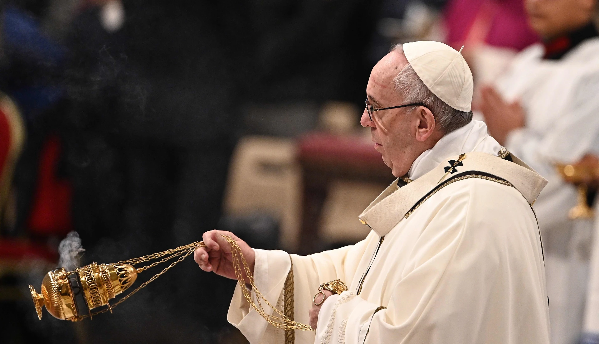 Papa Francesco a gamba tesa contro il governo: attacca i "populismi" e rievoca la guerra mondiale