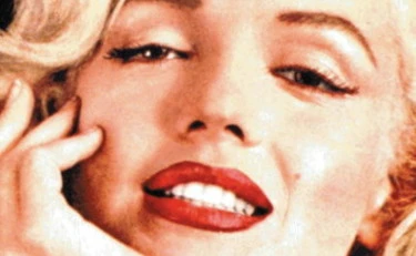Marilyn Monroe, il più grande sex-symbol del Novecento brillò tra le stelle e poi scomparve