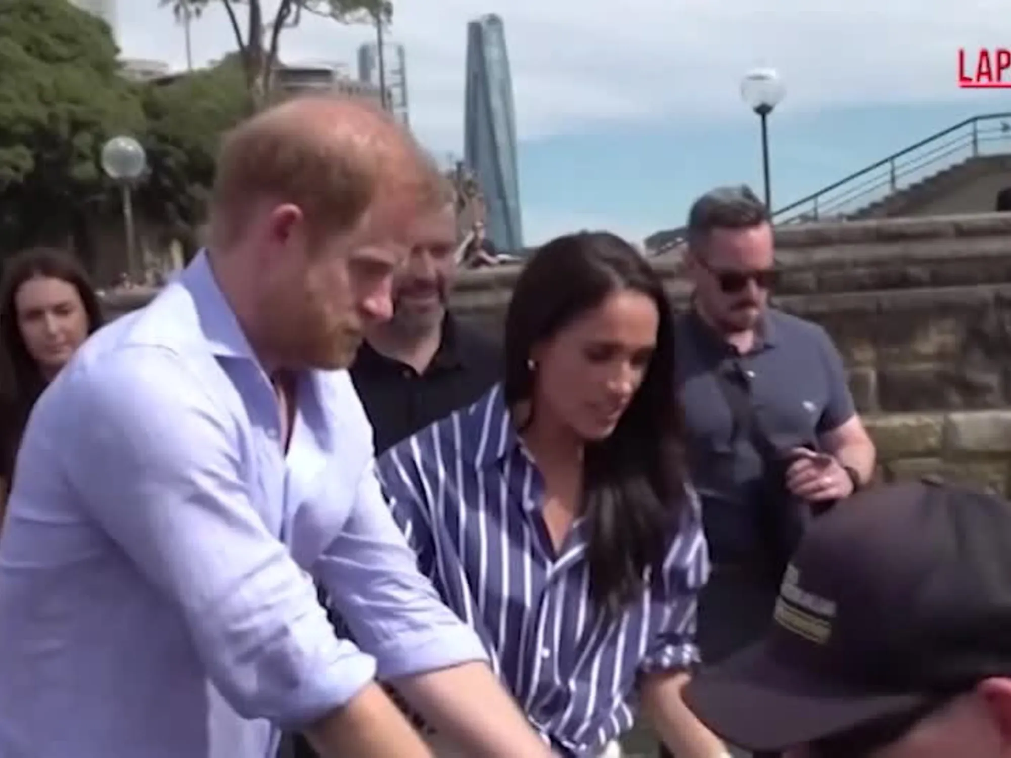 Sydney, per Harry e Meghan infradito, balli e gita in barca con i sostenitori di 'Invictus'