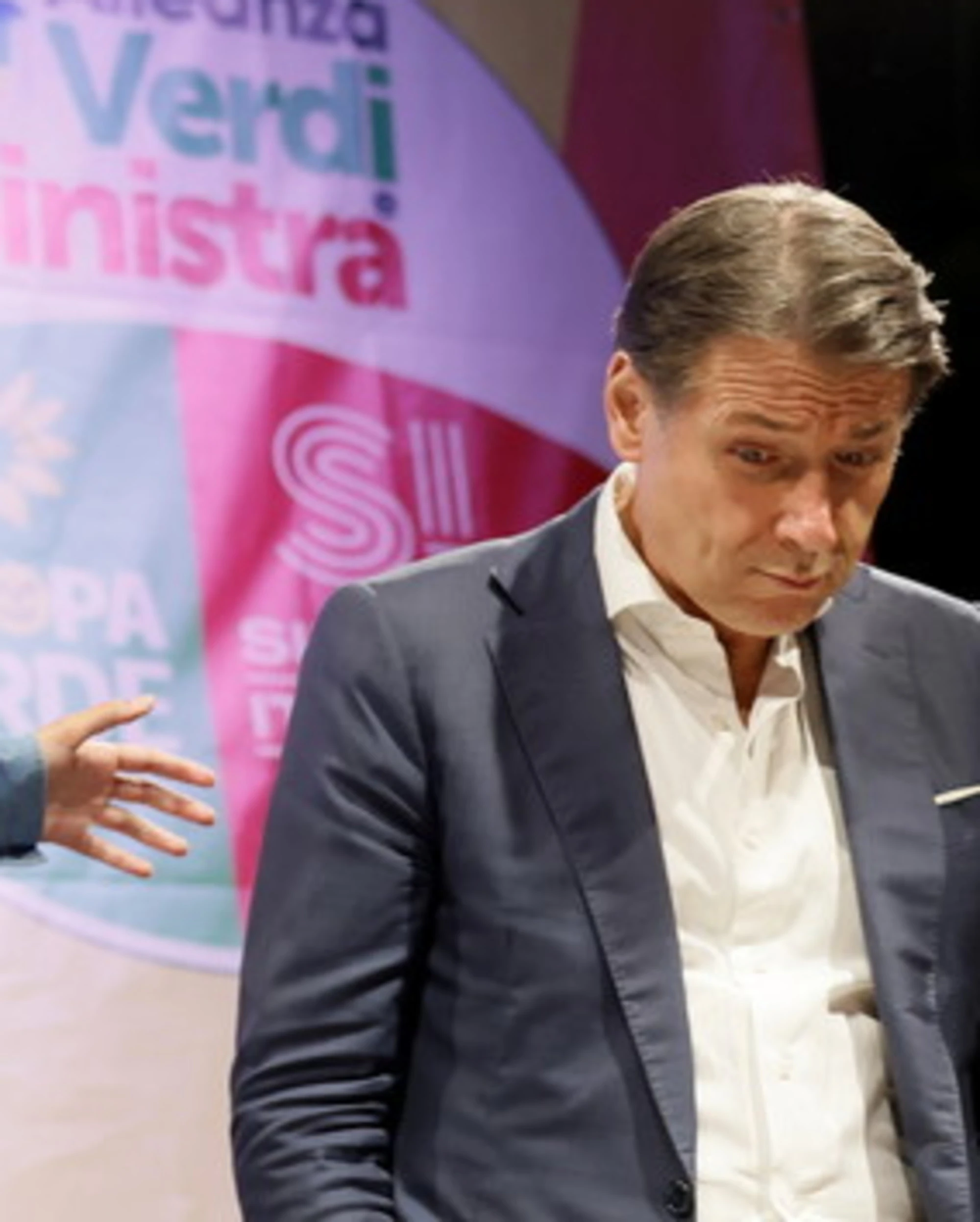 Giuseppe Conte, le primarie per far fuori Elly Schlein