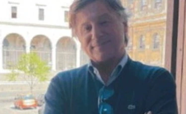 https://media.liberoquotidiano.it/yia2mLNdic2M6jnImDR68TZY0Fe8Zdcdt74k-3ZpdDg/width:800/quality:90/aW1hZ2VzLzIwMjYvMDUvMTUvMDkxMDUzMTI4LWNkNTEzNGZmLTE4N2ItNDI2NC1iNTZjLTQ5NGNjZTI4M2I3MS5qcGc.webp