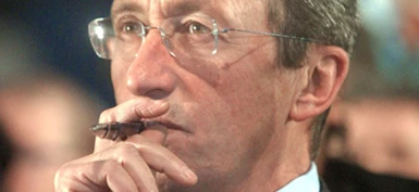 Stoccata di Fini alla maggioranza