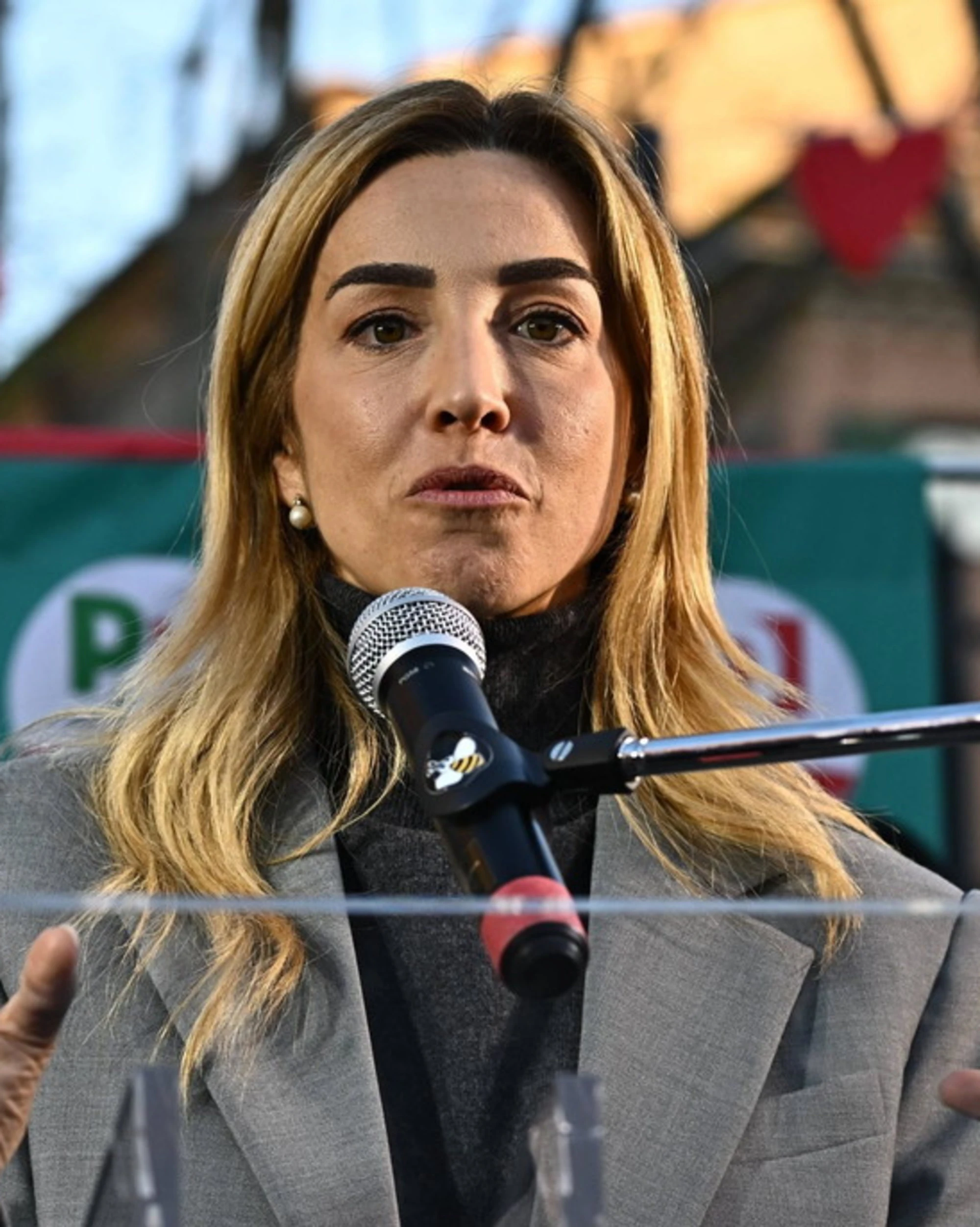 Silvia Salis "ha investito una donna al semaforo": Genova, è un caso politico