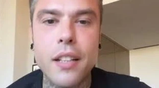 Giorgia Meloni, Fedez insulta: "A 18 anni non diceva cose più intelligenti di me"