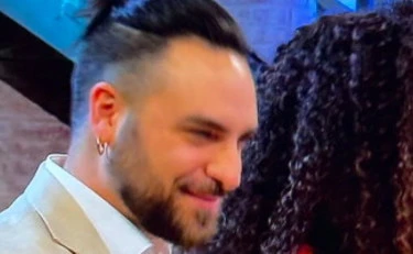 Affari tuoi, insulti al marito di Daniela: "Schiavo a vita"