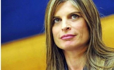 https://media.liberoquotidiano.it/ylvEu-WDHNWlFhRNYQyPjf8mVrJlfKSCEEr_b8AiVx8/width:800/quality:90/aW1hZ2VzLzIwMjYvMDUvMjAvMDgwNjIxMTg0LTEzZDZlNGJjLTIxMWMtNDAxYS1hMzYyLWZjNDYwNjJmZGY3MS5qcGc.webp