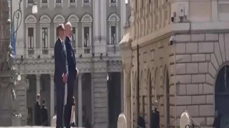 https://media.liberoquotidiano.it/yn_2H4-IS5FFbX4jF9bEw3Q7naJ9Sh9AgjsPEKQ2ztA/width:800/quality:90/aW1hZ2VzLzIwMjYvMDYvMjUvMDk1NzQwMjg5LWZmNTdkYWU3LTBlMzItNGJhOC04NzYwLTM2Y2ViZDY1MzgxMS5qcGc.webp