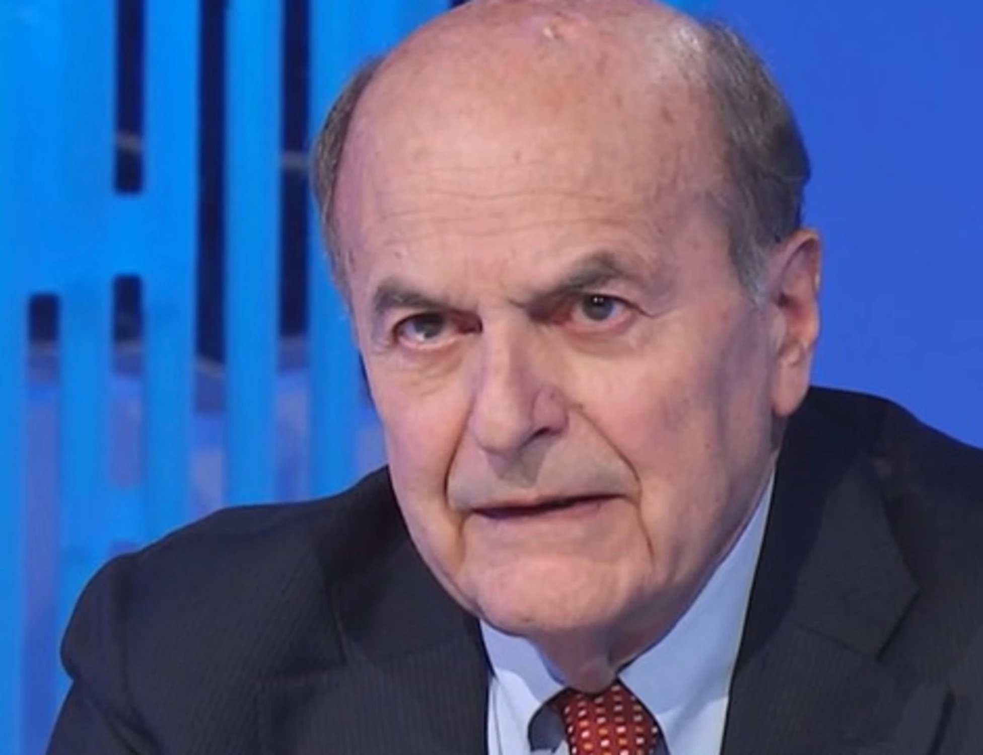 Otto e mezzo, disastro-Bersani: "Non ho avuto dubbi", smentito a tempo record