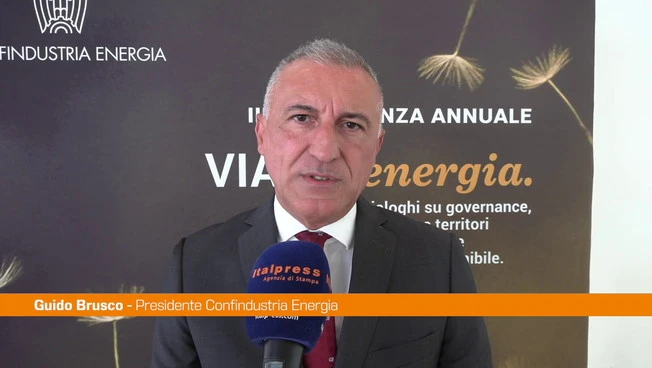 https://media.liberoquotidiano.it/ypOz5xBDbYMqmGF7sk1dWHdExmGBiXsshkScsTKIny8/width:800/quality:90/aW1hZ2VzLzIwMjUvMTAvMDkvMTQzMDM5MjAwLTEzMDk2ZjBkLTc0YWUtNGI5Yi04YjIzLTAxN2JlMzM1ZGE3MS5qcGc.webp