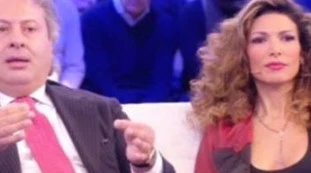 Maria Monsè e Amedeo Goria, il marito sbotta: "Il bacio in ascensore? Eravamo amici, lui me l'ha nascosto per anni"