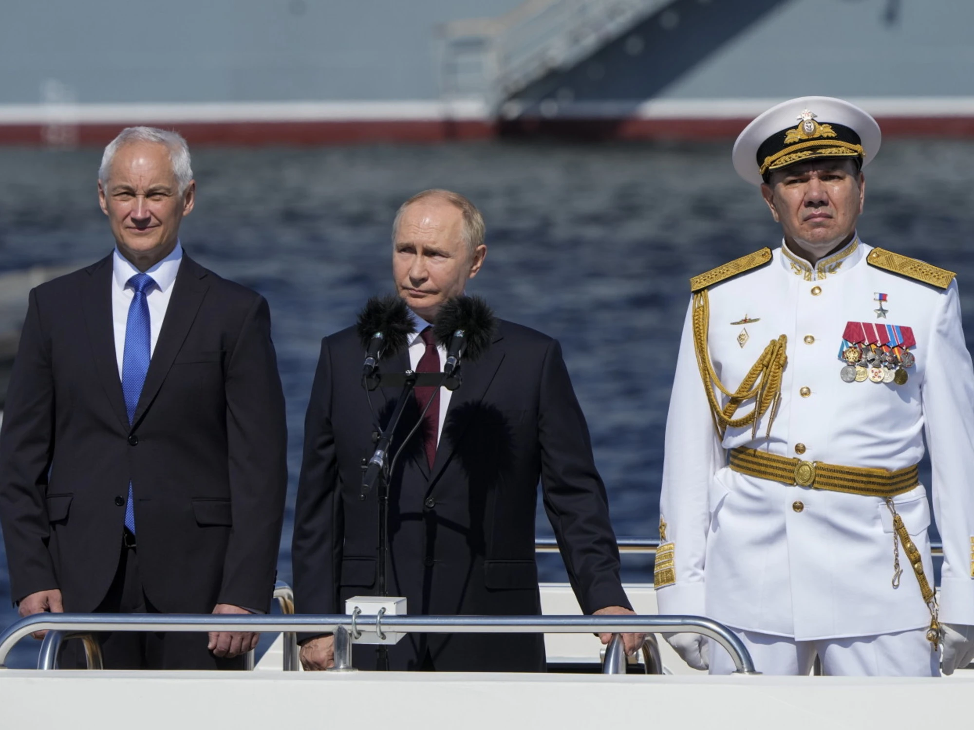 Putin attacca: il punto di non ritorno? Poi sente il Papa e Trump