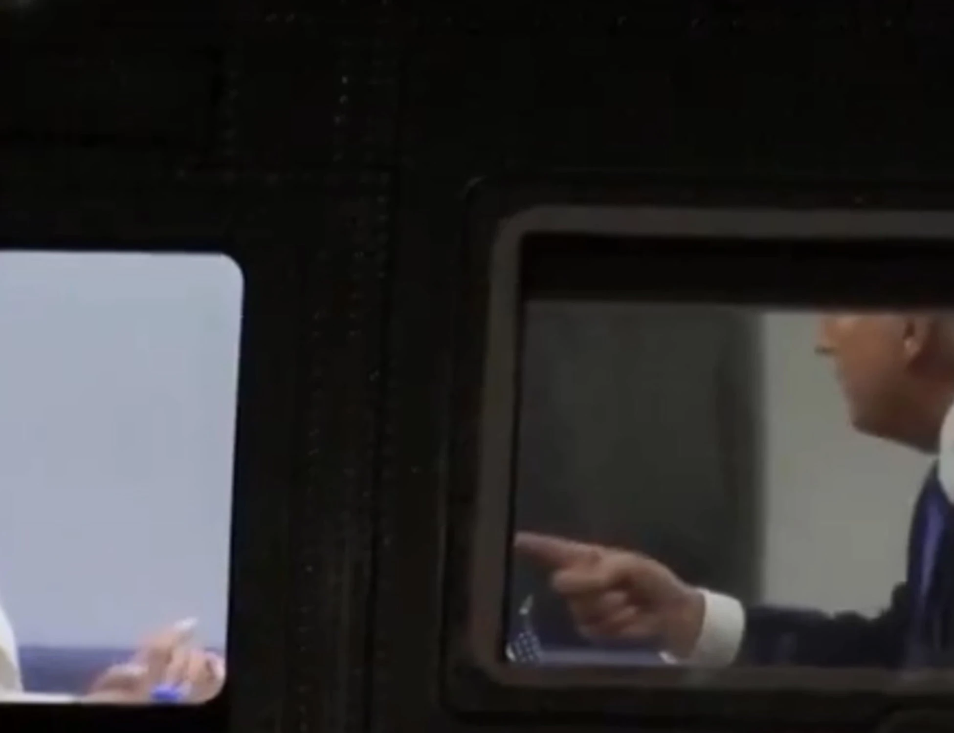 Melania e Donald Trump, lite in elicottero: dito puntato, alta tensione