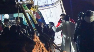 Migranti, "ondata senza precedenti": Meloni e Italia travolte?