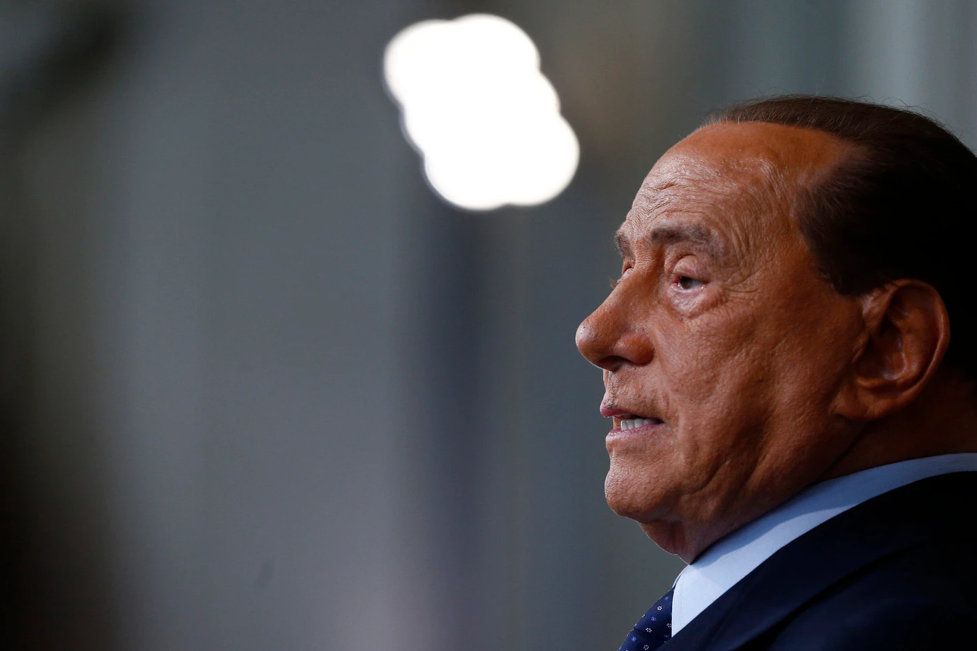 Silvio Berlusconi smonta Conte: "Le frasi di Juncker e Merkel su di lui farebbero male a chiunque"