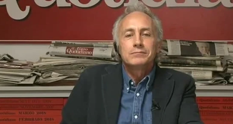 Marco Travaglio contro Matteo Renzi: "Abituato alle fellatio", la vergogna per cui nessuno si indignerà