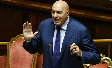 Guido Crosetto, nozze in gran segreto e la scelta radicale: chi non ha invitato