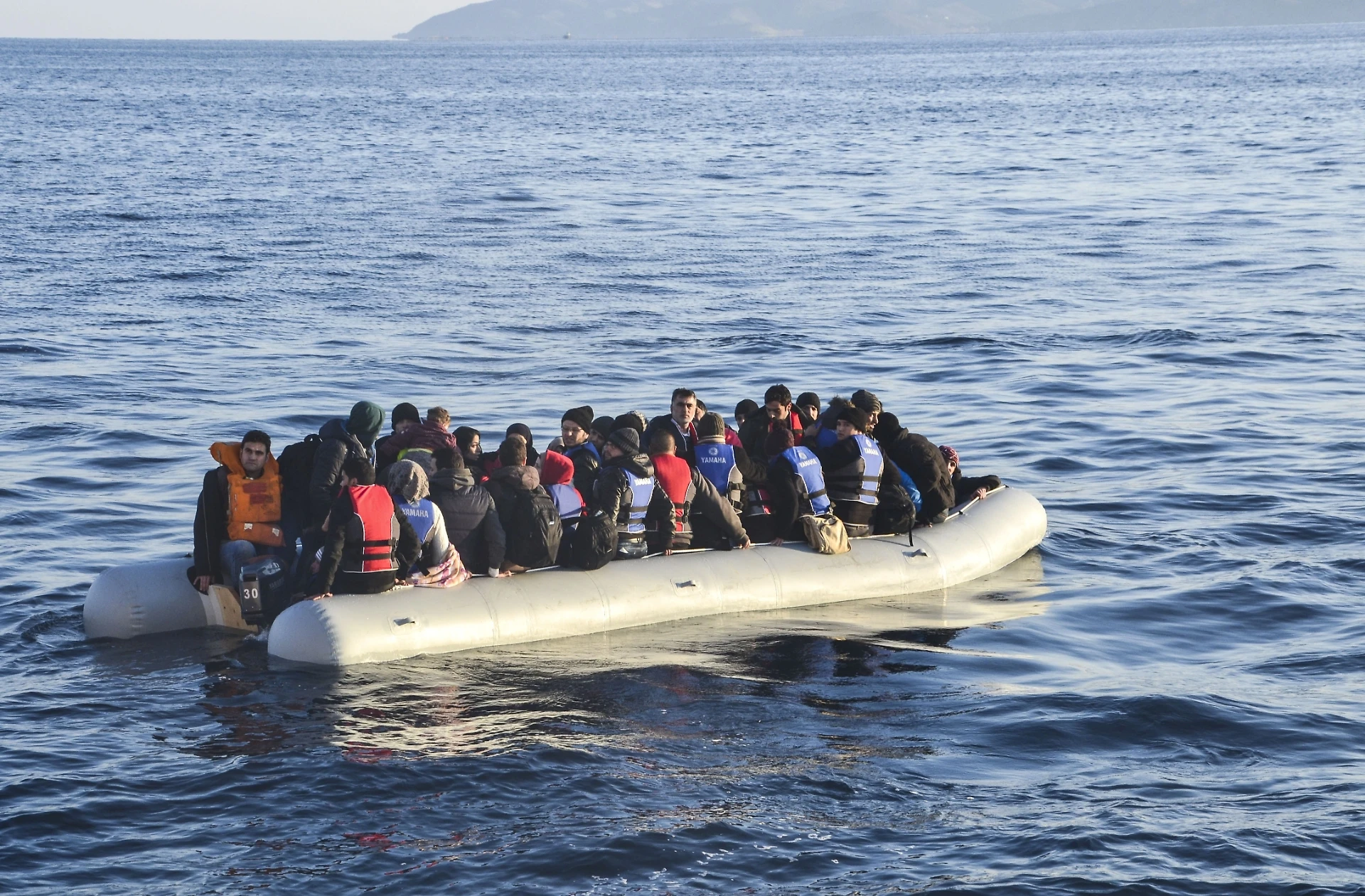 Gruppo libico attacca la Guardia Costiera. Migrante dato in pasto agli squali