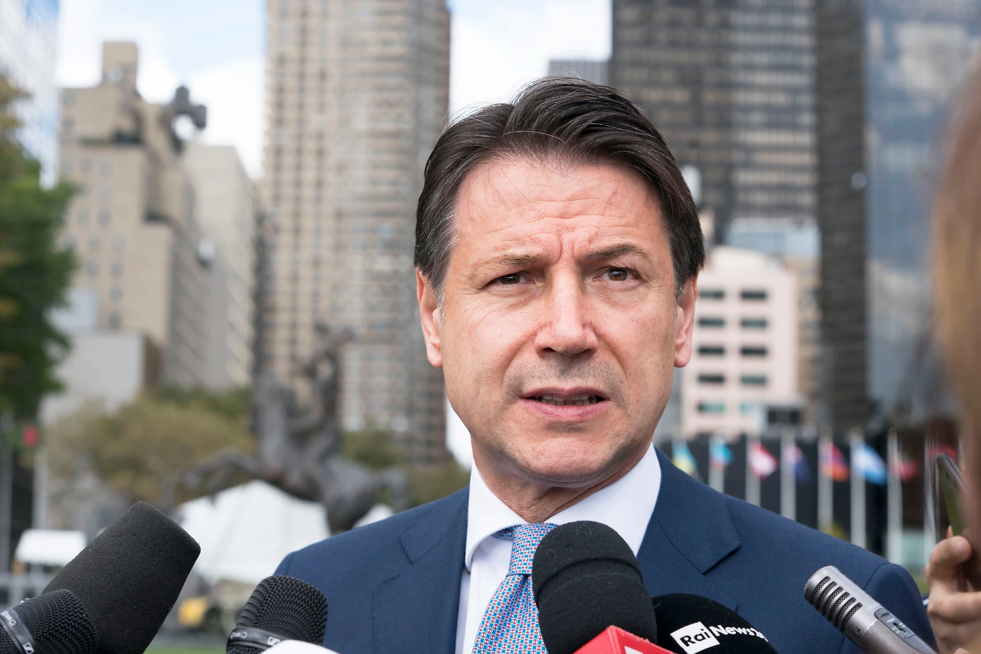 Giuseppe Conte, perché la crociata contro il contante rischia di colpire gli anziani