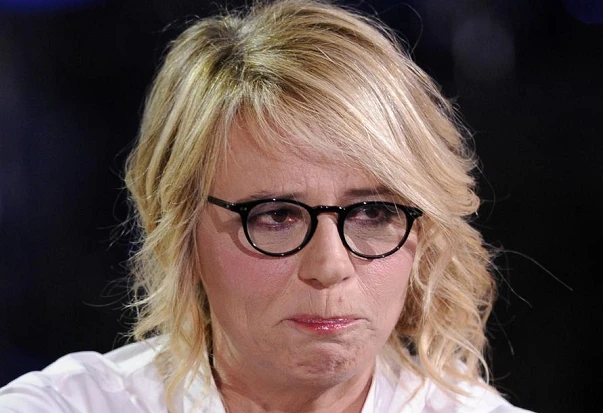 Costanzo e la rivelazione inattesa su Maria De Filippi: "Vi racconto il suo dolore, l'abbiamo vista spegnersi pian piano"