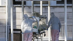 Coronavirus, bollettino 22 febbraio: impennata di ricoveri, segnali di nuova ondata? E il vaccino è troppo lento